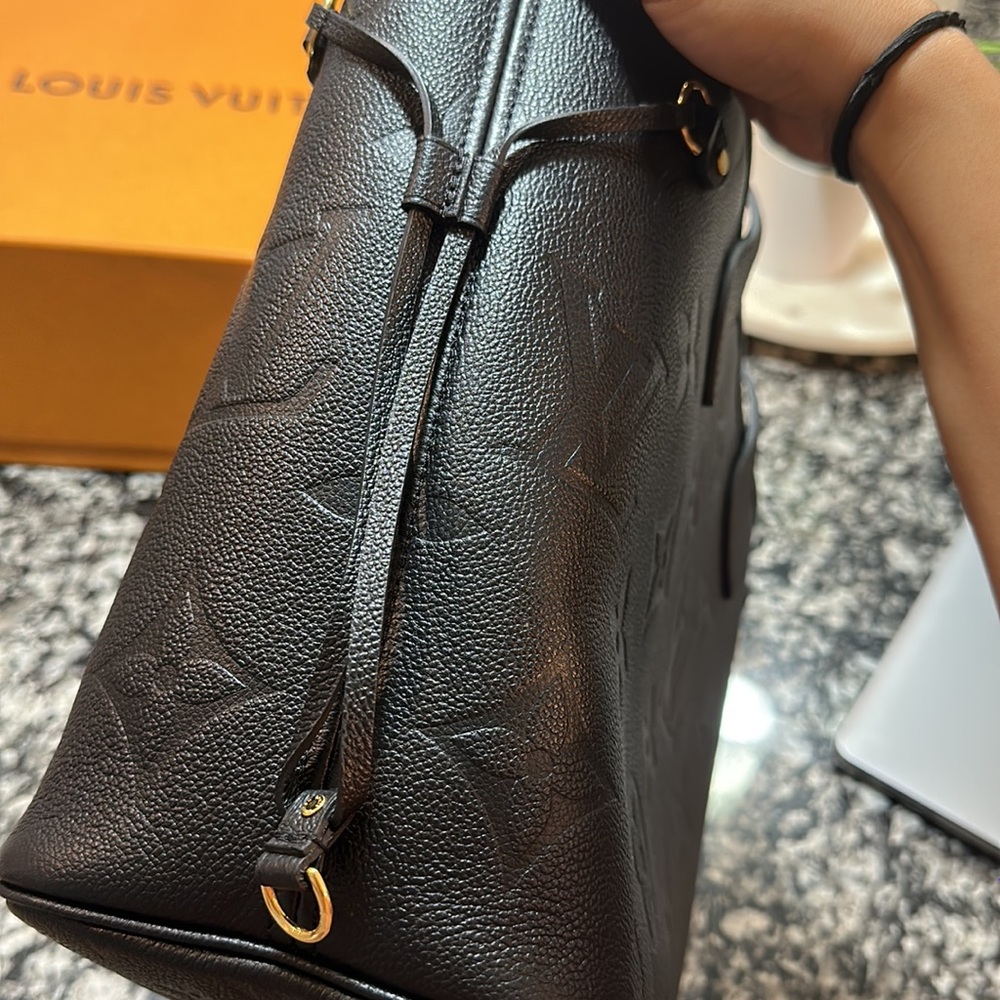 LOUIS VUITTON NEVERFULL MM Monogram Empreinte Leather. (GREAT CONDITION) Black - Picture 6 of 13